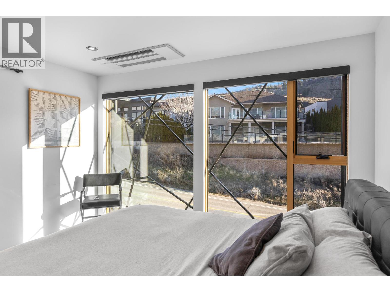 4043 Lakeside Road, Penticton, British Columbia  V2A 8W3 - Photo 32 - 10372066