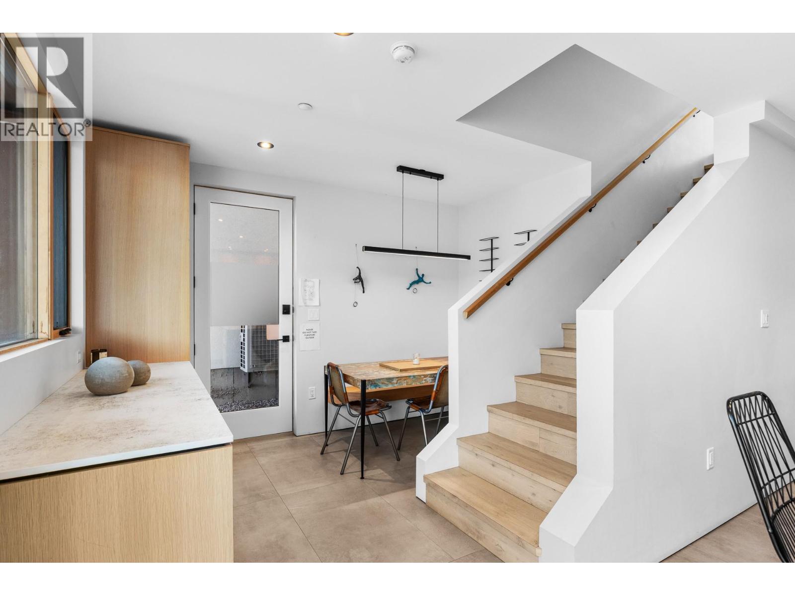 4043 Lakeside Road, Penticton, British Columbia  V2A 8W3 - Photo 4 - 10372066