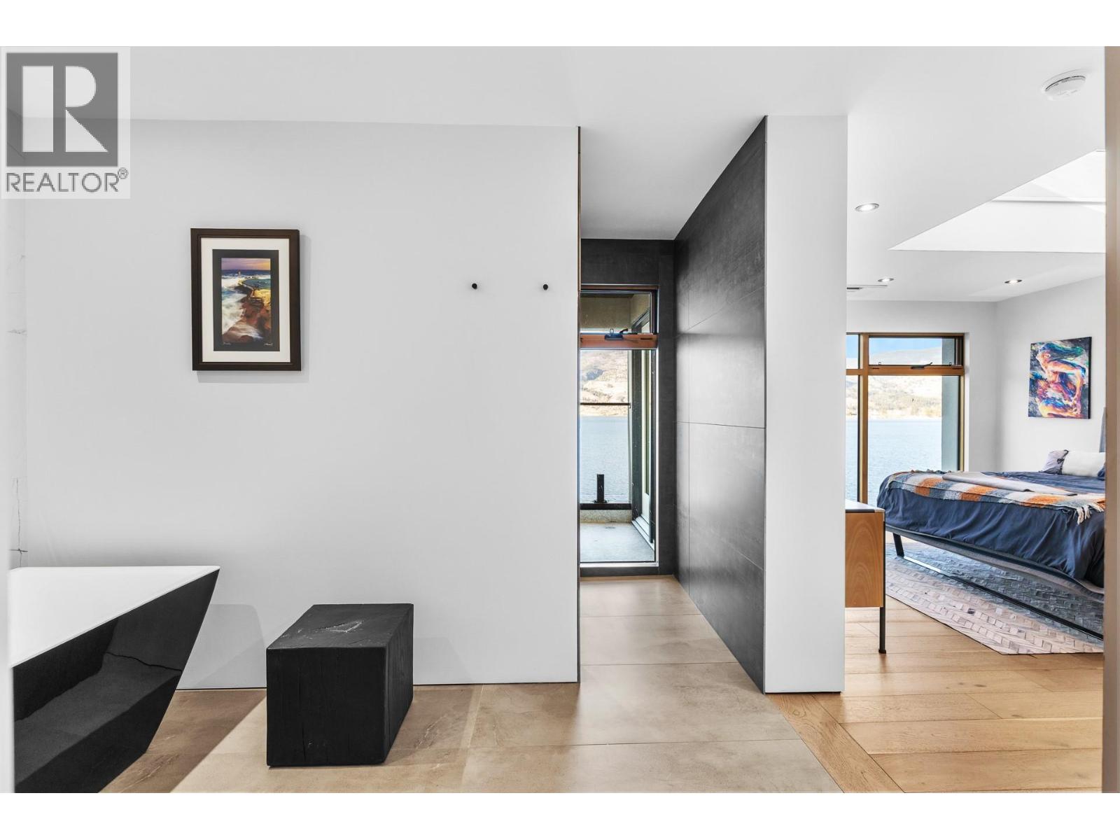 4043 Lakeside Road, Penticton, British Columbia  V2A 8W3 - Photo 43 - 10372066