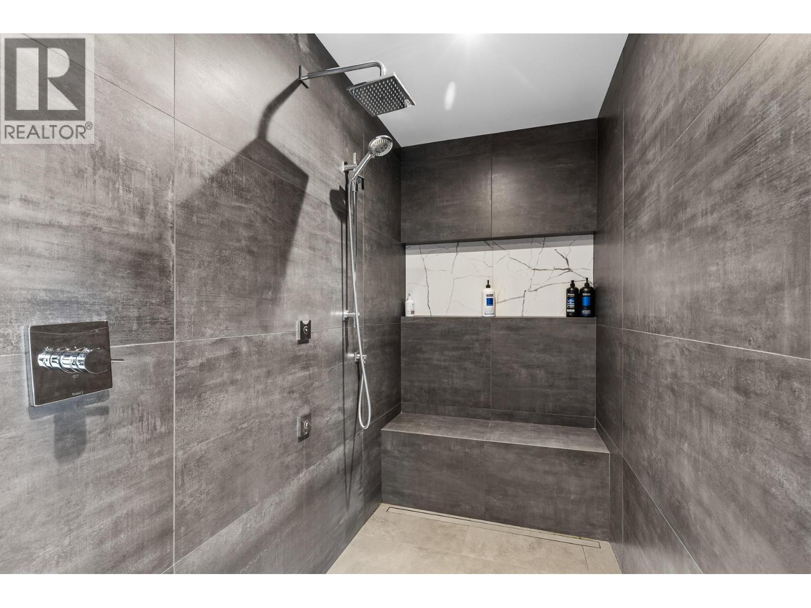 4043 Lakeside Road, Penticton, British Columbia  V2A 8W3 - Photo 44 - 10372066