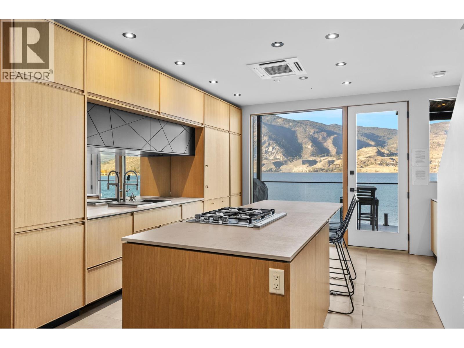 4043 Lakeside Road, Penticton, British Columbia  V2A 8W3 - Photo 5 - 10372066