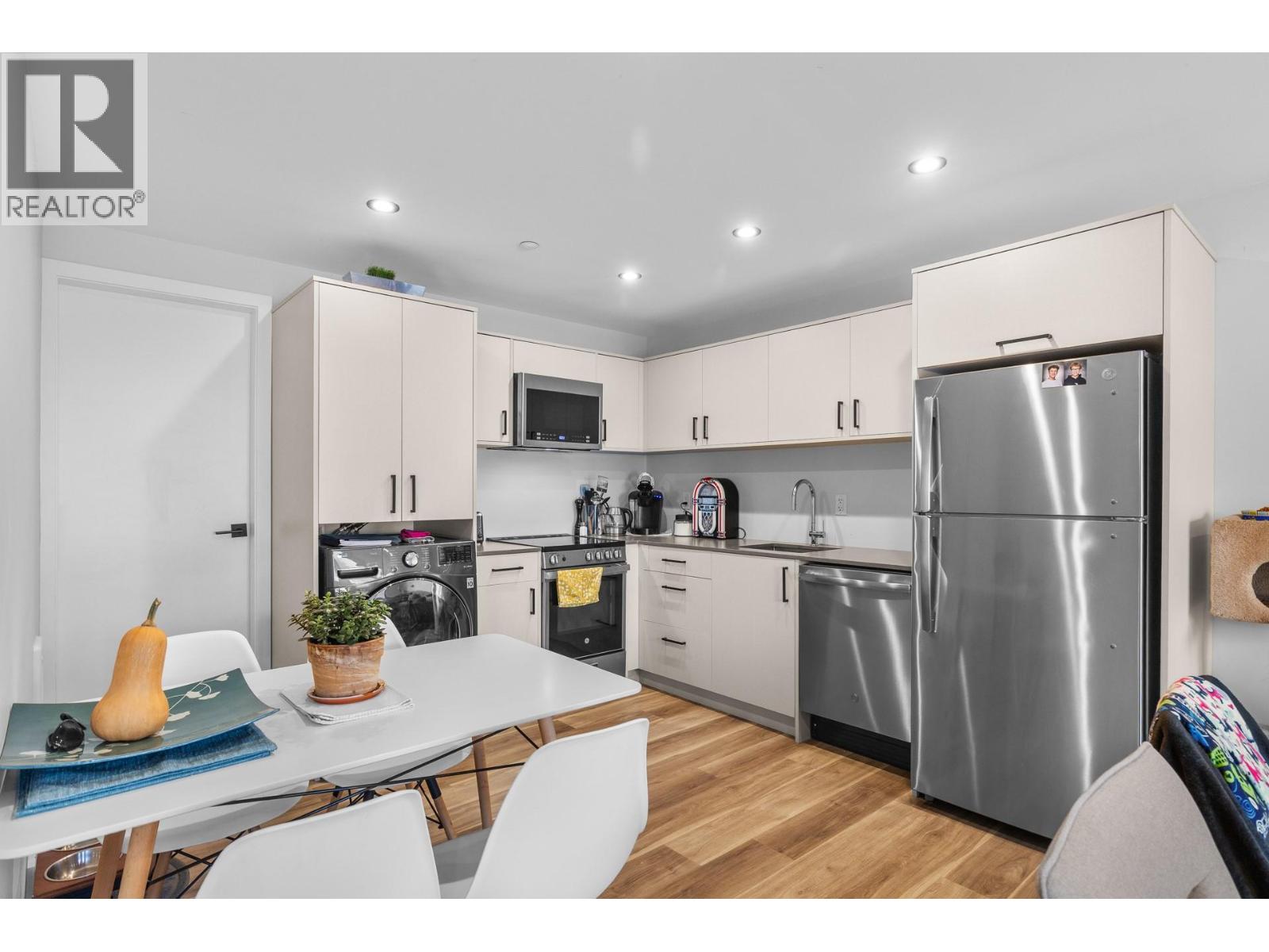 4043 Lakeside Road, Penticton, British Columbia  V2A 8W3 - Photo 52 - 10372066