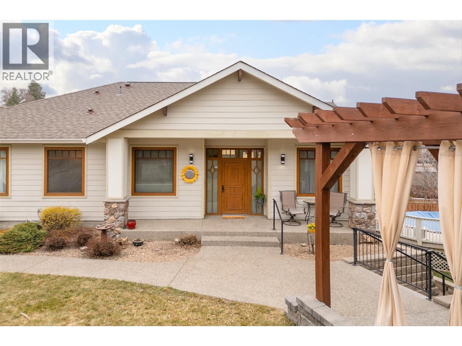 174 Jewell Place, Summerland, British Columbia  V0H 1Z4 - Photo 1 - 10372053