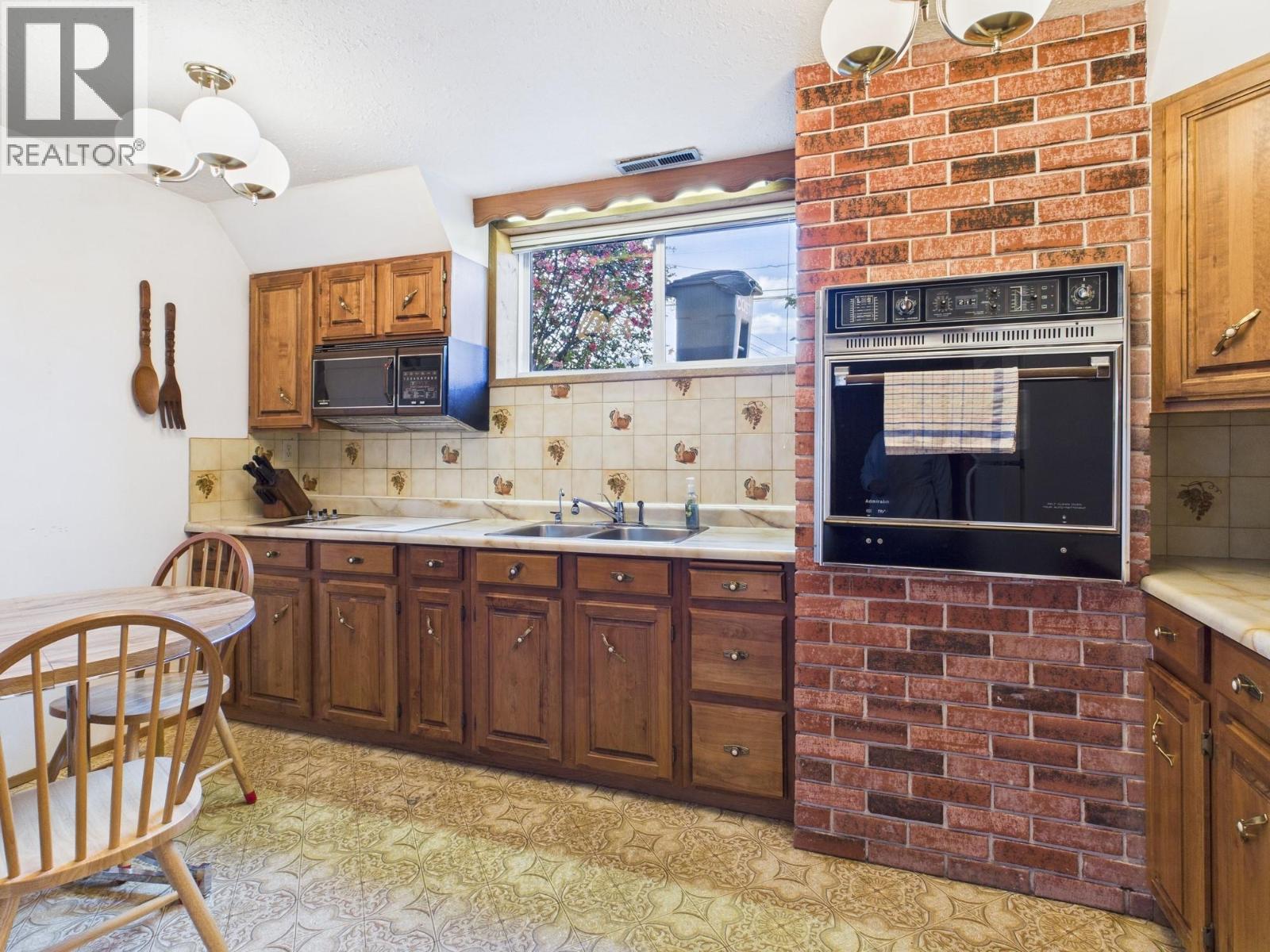 6012 107th Street, Osoyoos, British Columbia  V0H 1V2 - Photo 37 - 10371679