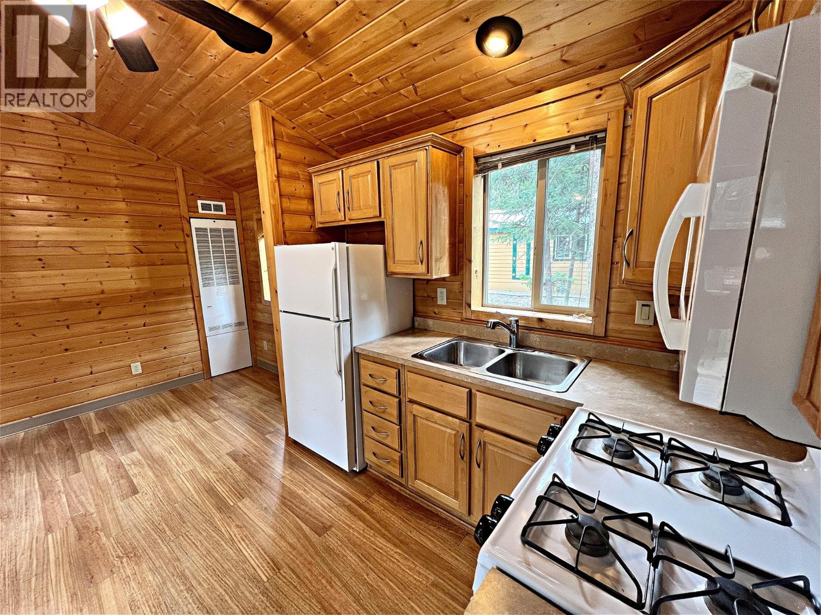 4835 Paradise Valley Drive Unit# 9, Peachland, British Columbia  V0H 1X3 - Photo 11 - 10372088
