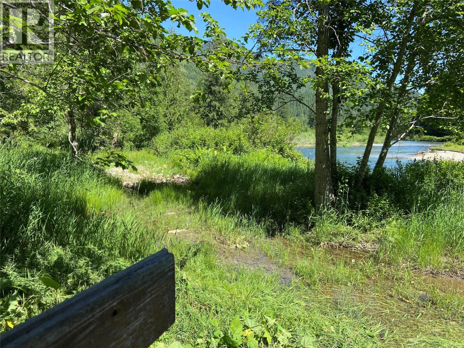 5926 Ferguson Frontage Road, Malakwa, British Columbia  V0E 2J0 - Photo 12 - 10372152