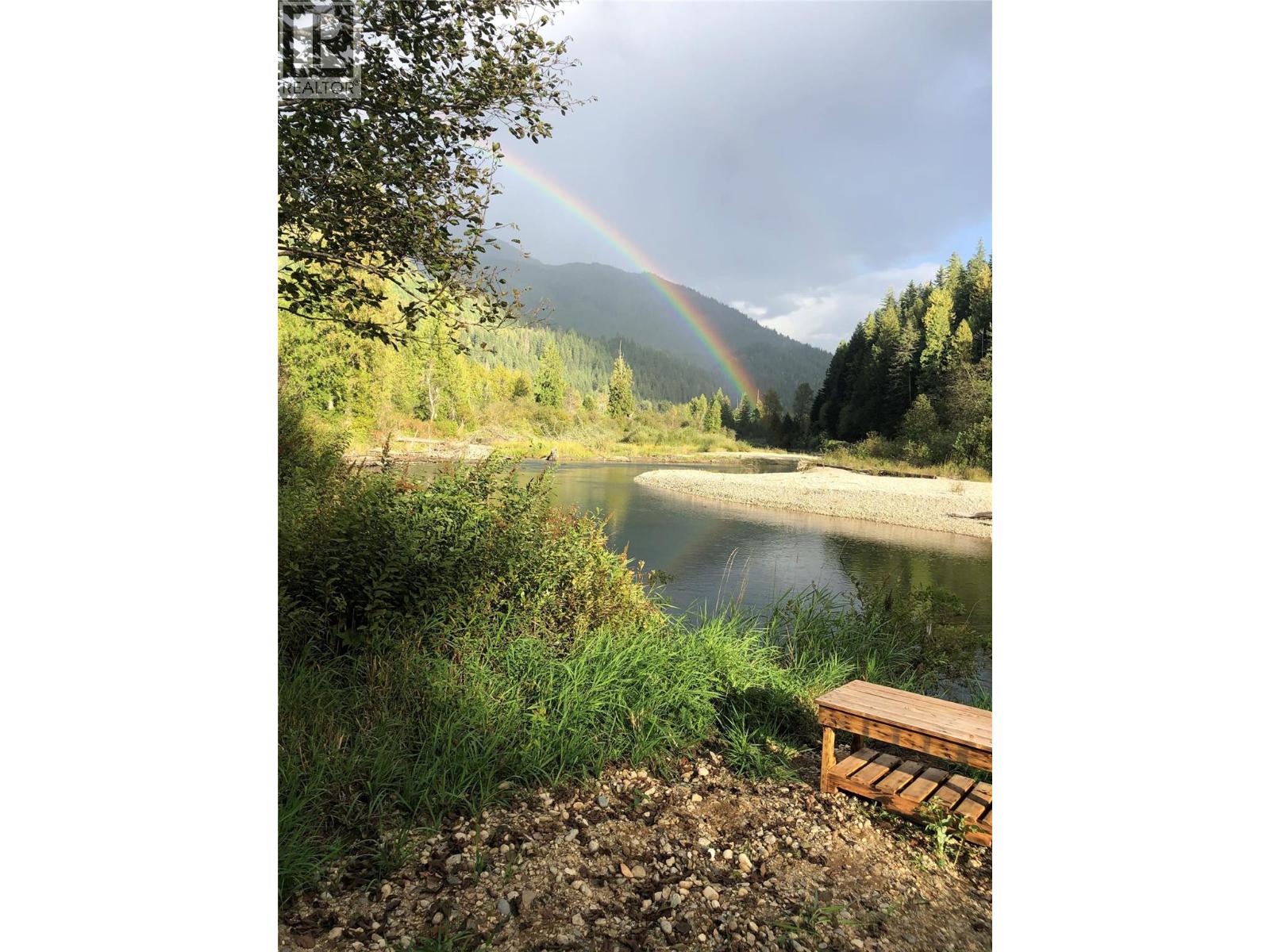 5926 Ferguson Frontage Road, Malakwa, British Columbia  V0E 2J0 - Photo 2 - 10372152