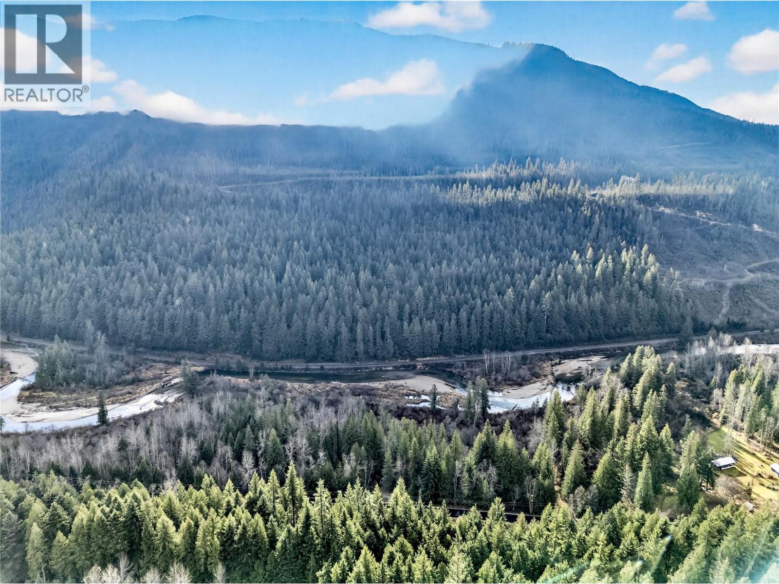 5926 Ferguson Frontage Road, Malakwa, British Columbia  V0E 2J0 - Photo 3 - 10372152
