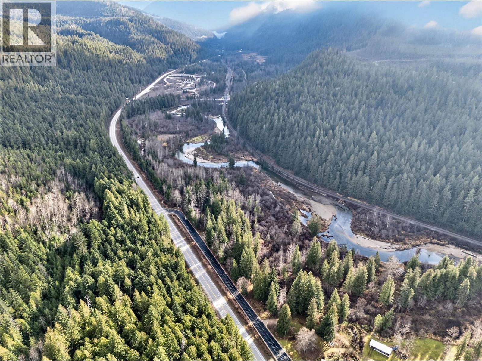 5926 Ferguson Frontage Road, Malakwa, British Columbia  V0E 2J0 - Photo 8 - 10372152