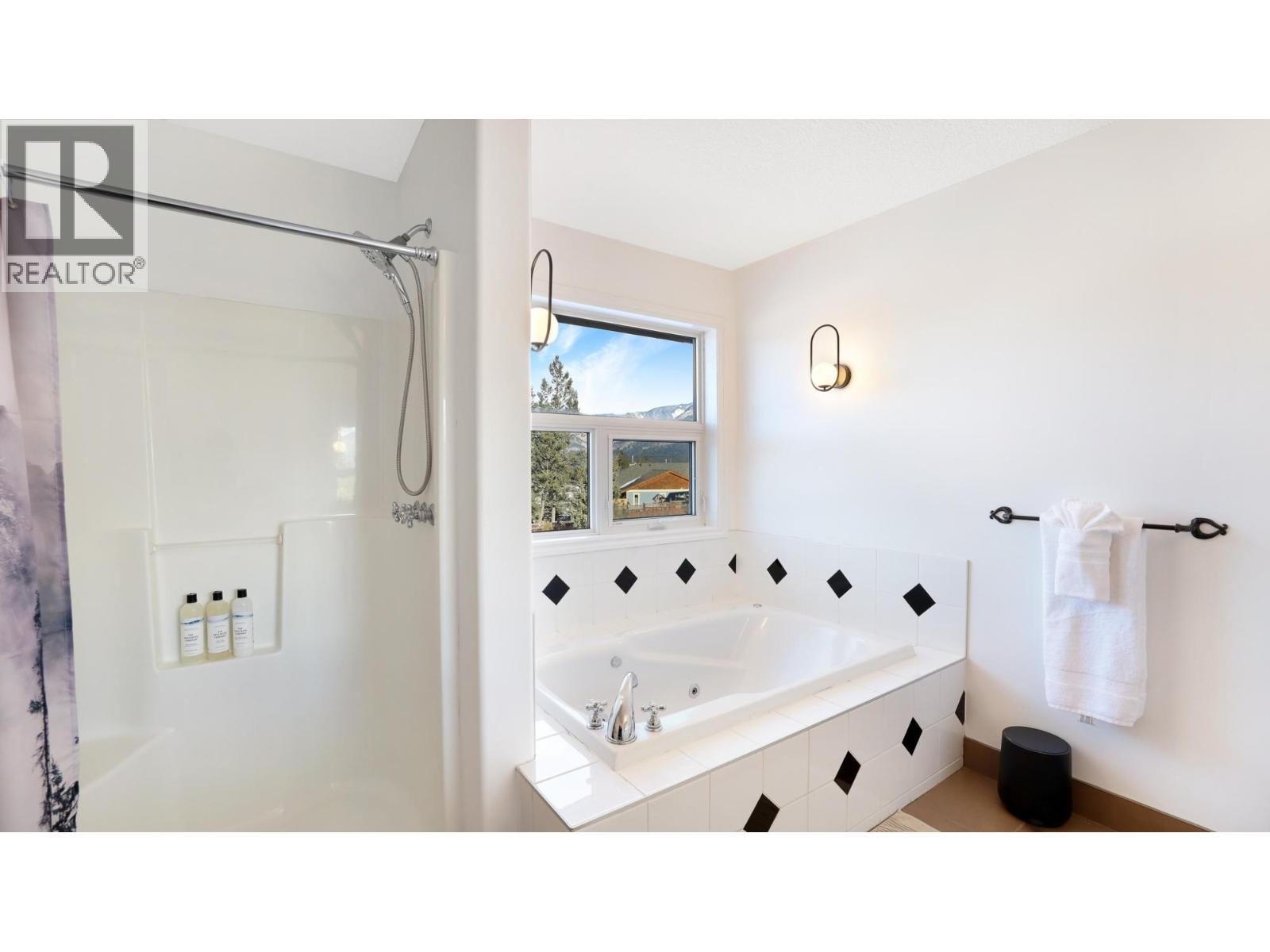 945 Westridge Way, Invermere, British Columbia  V0A 1K0 - Photo 28 - 10372013