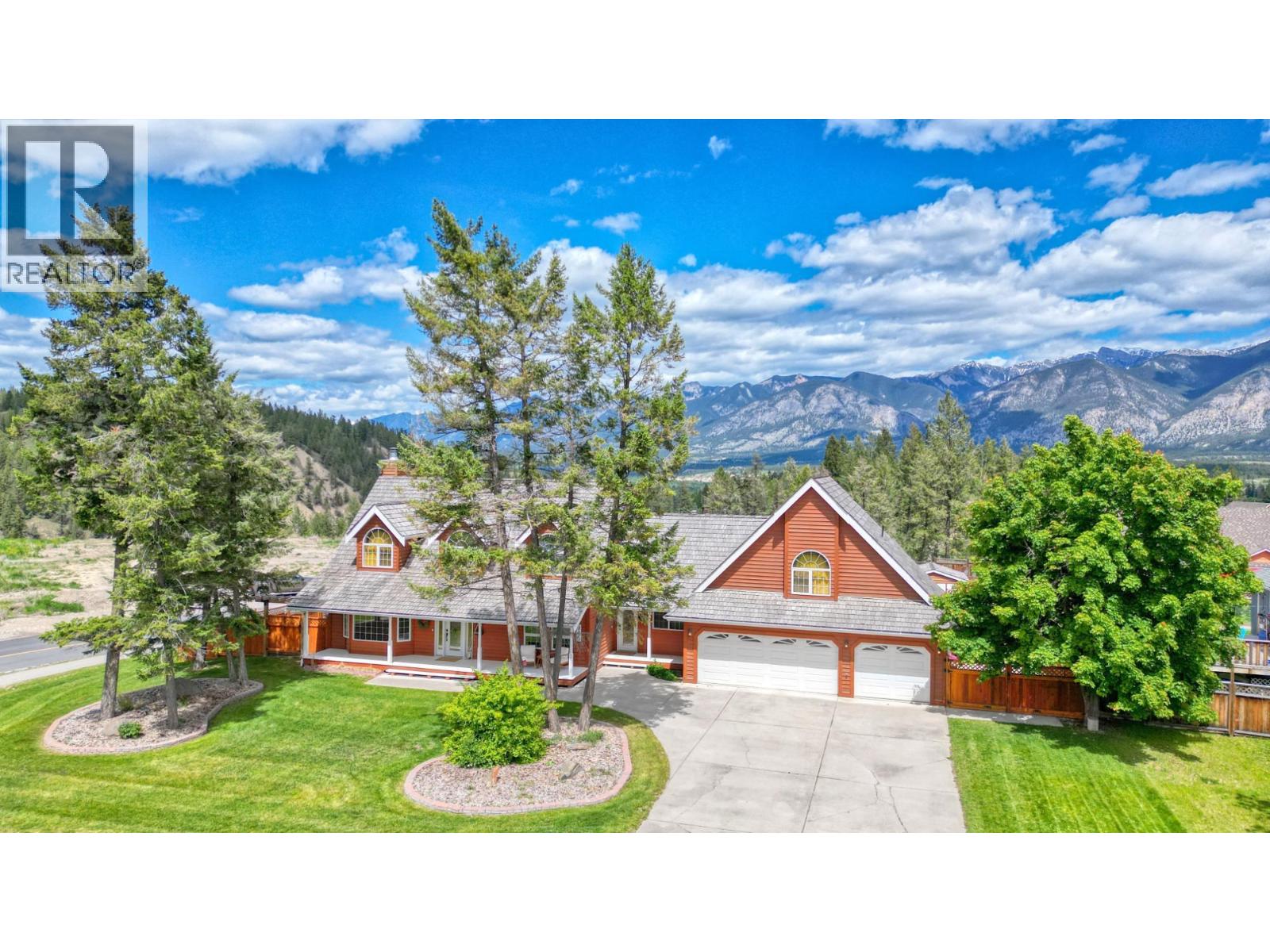 945 Westridge Way, Invermere, British Columbia  V0A 1K0 - Photo 4 - 10372013
