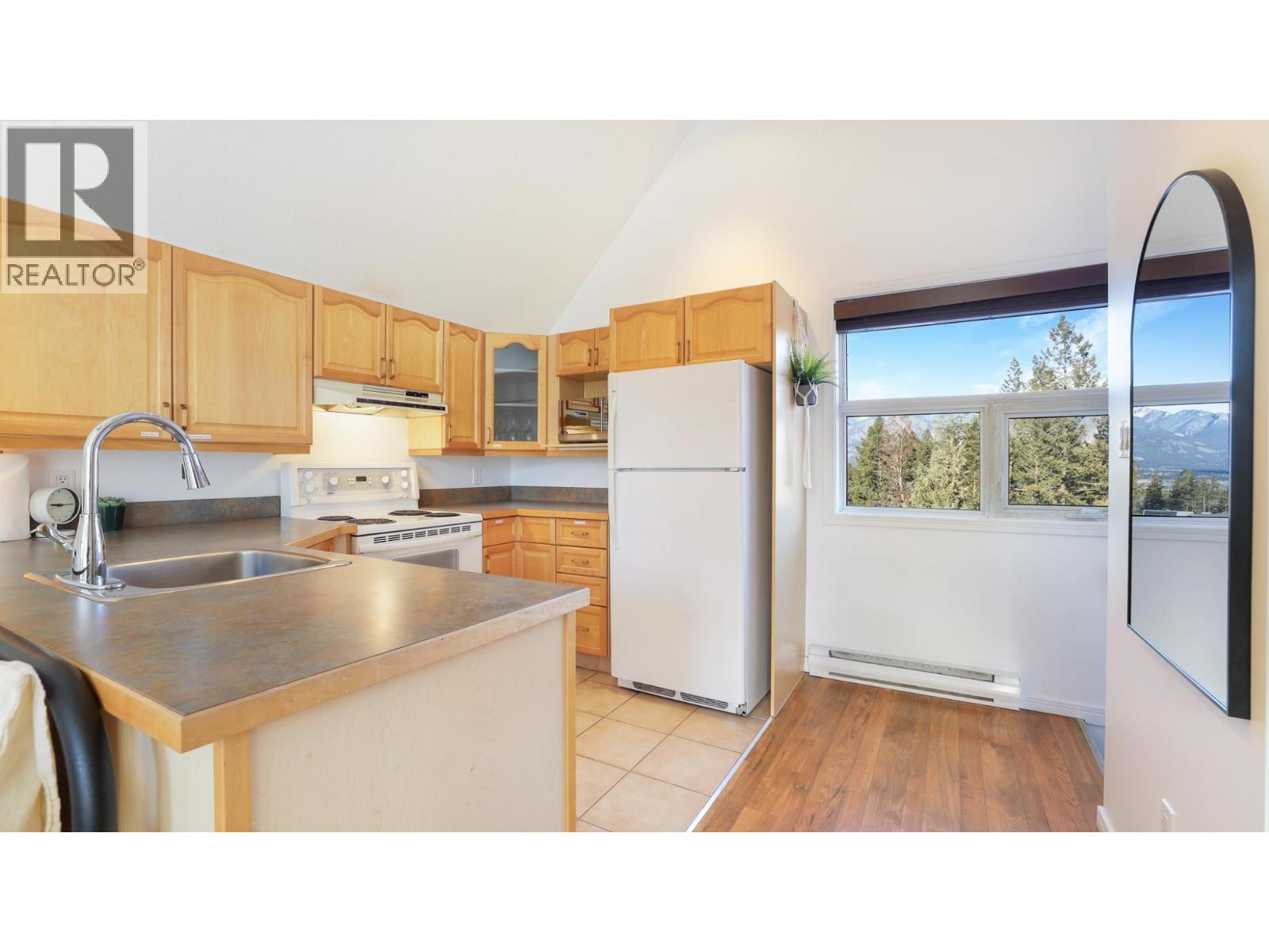 945 Westridge Way, Invermere, British Columbia  V0A 1K0 - Photo 42 - 10372013