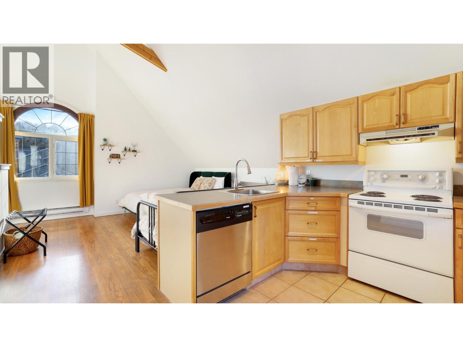 945 Westridge Way, Invermere, British Columbia  V0A 1K0 - Photo 43 - 10372013