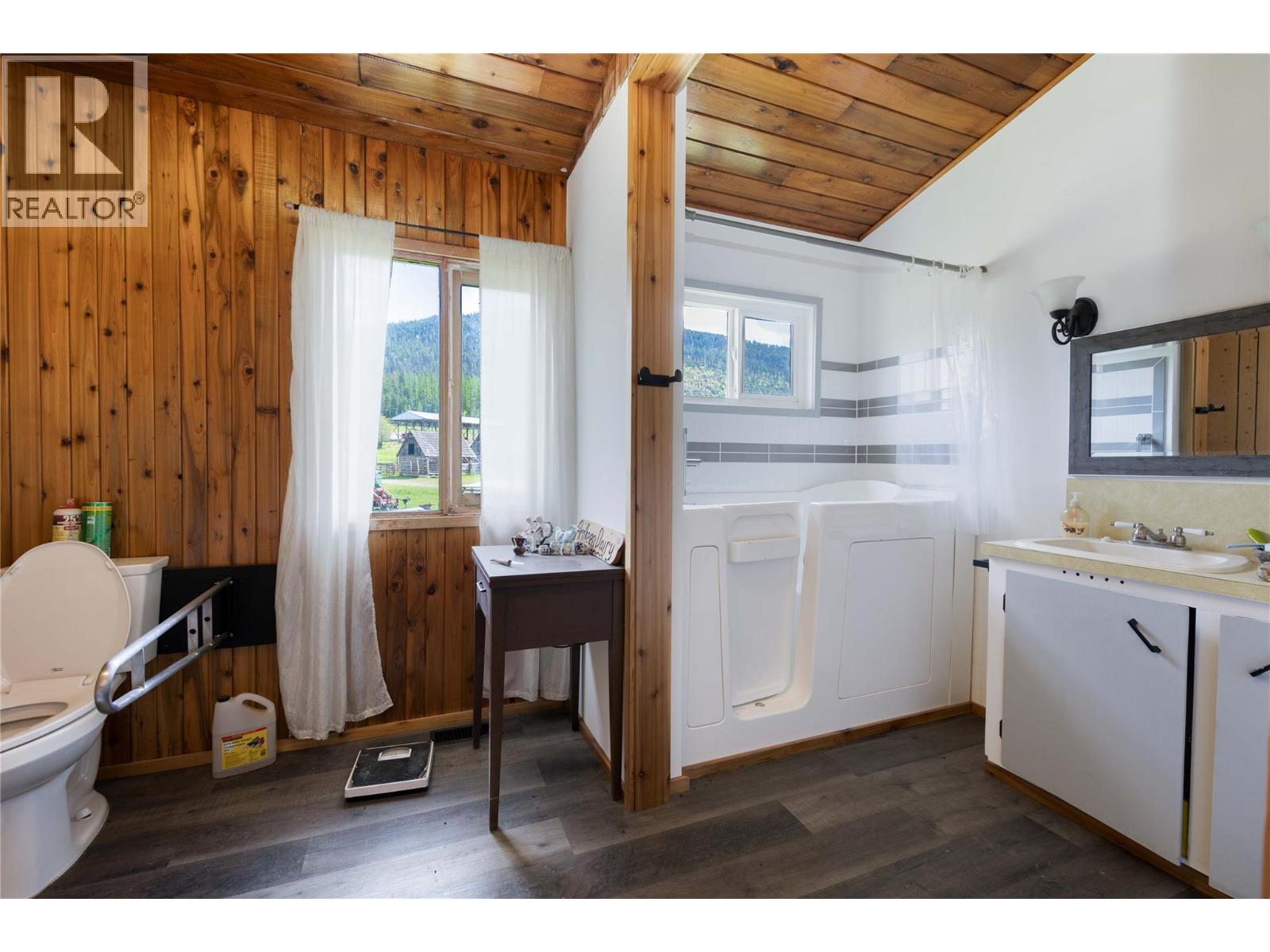 102 Gibson Road, Lumby, British Columbia  V0E 2G1 - Photo 24 - 10372165