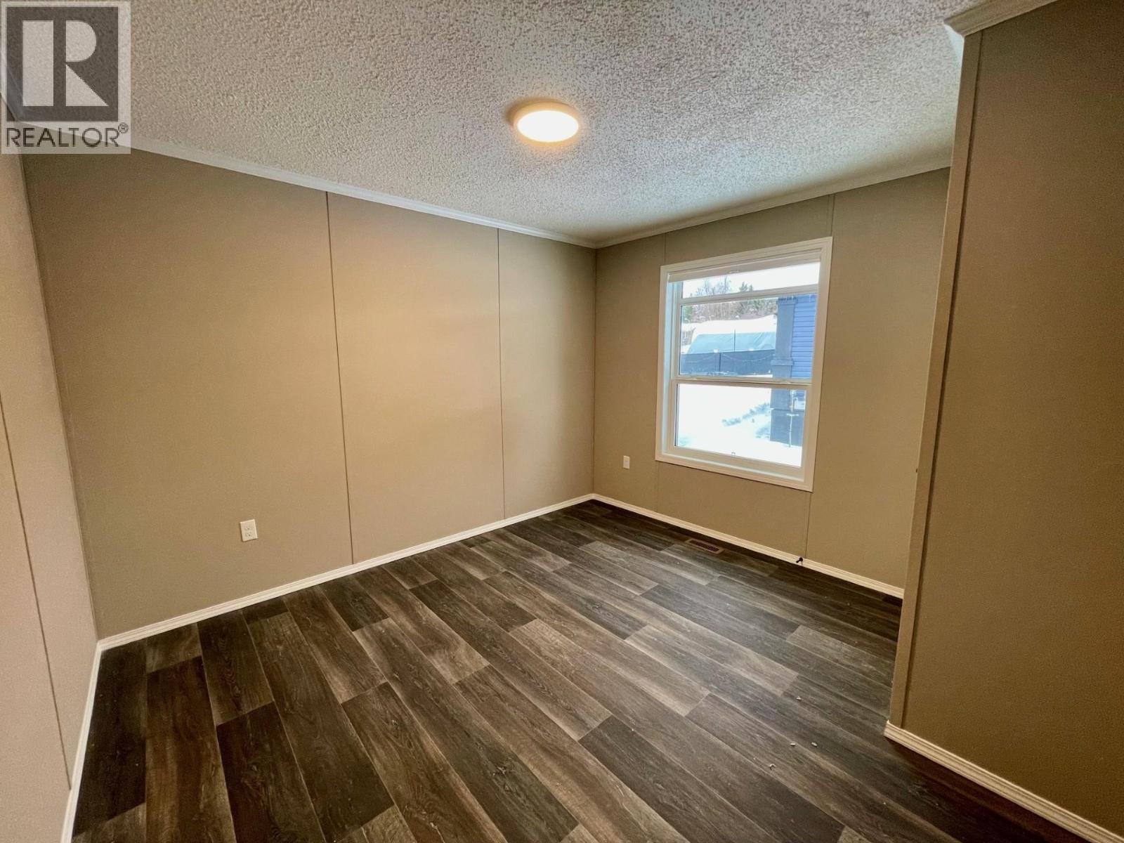 22 Cherokee Drive, Elkford, British Columbia  V0B 1H0 - Photo 24 - 10372142