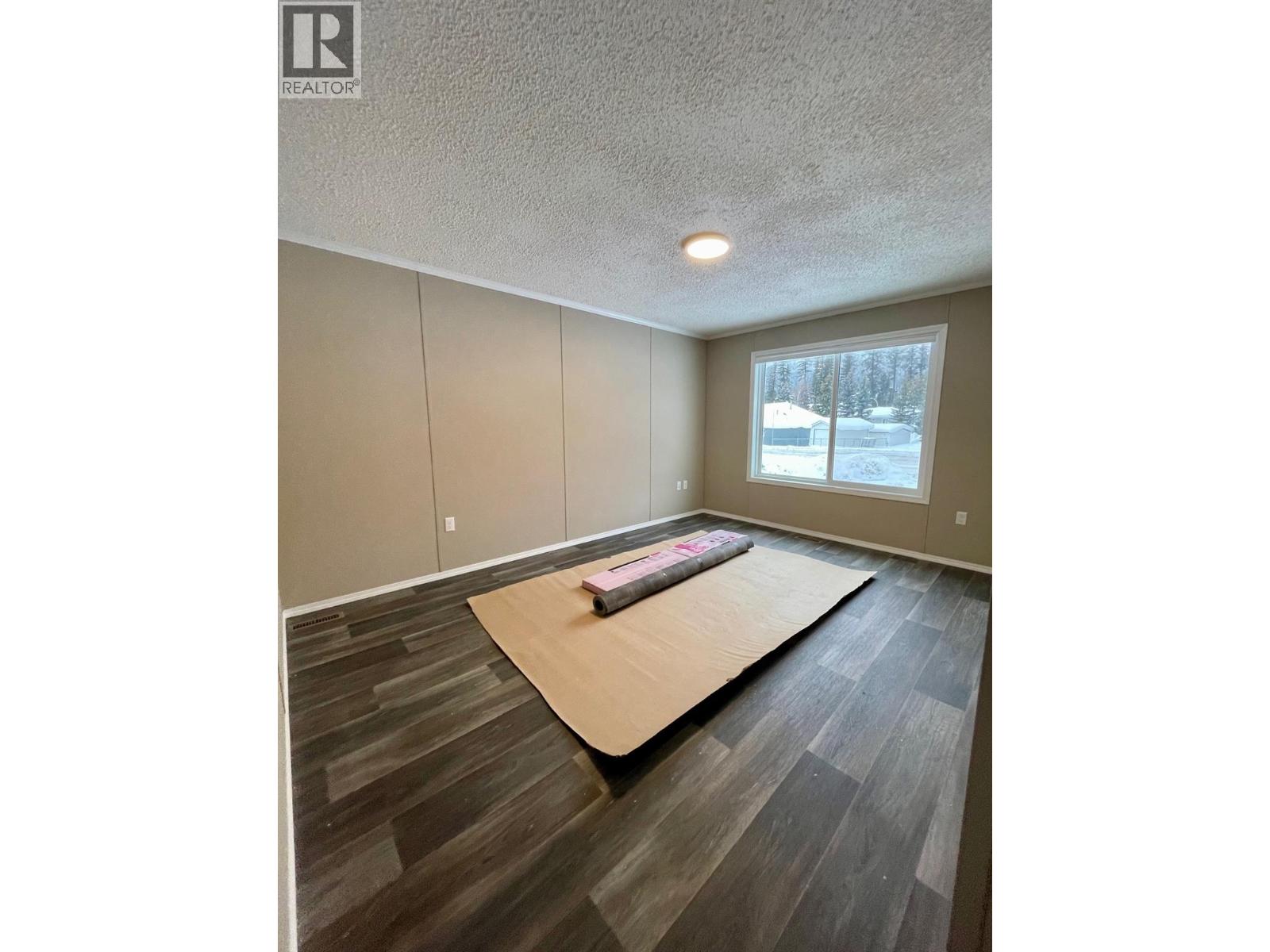 22 Cherokee Drive, Elkford, British Columbia  V0B 1H0 - Photo 27 - 10372142