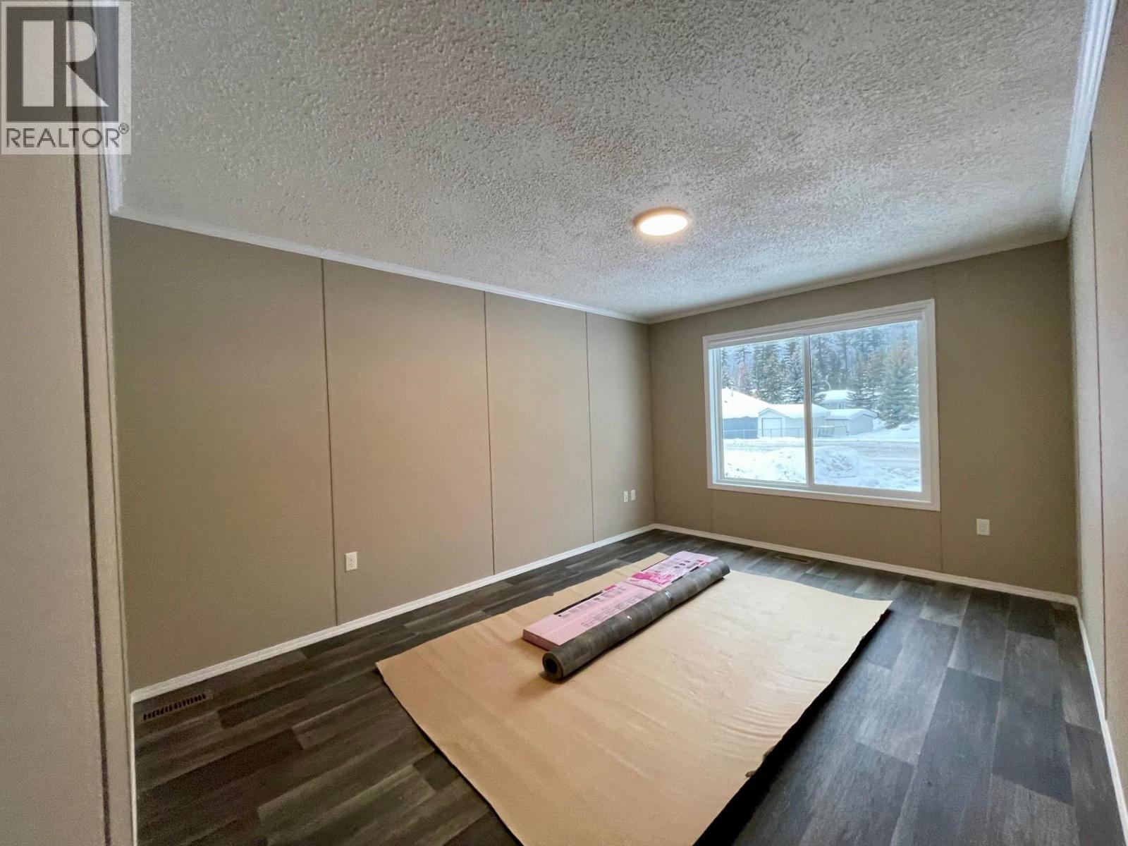 22 Cherokee Drive, Elkford, British Columbia  V0B 1H0 - Photo 29 - 10372142