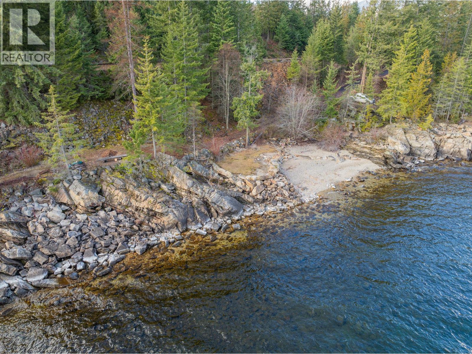 397 Park Avenue, procter, British Columbia