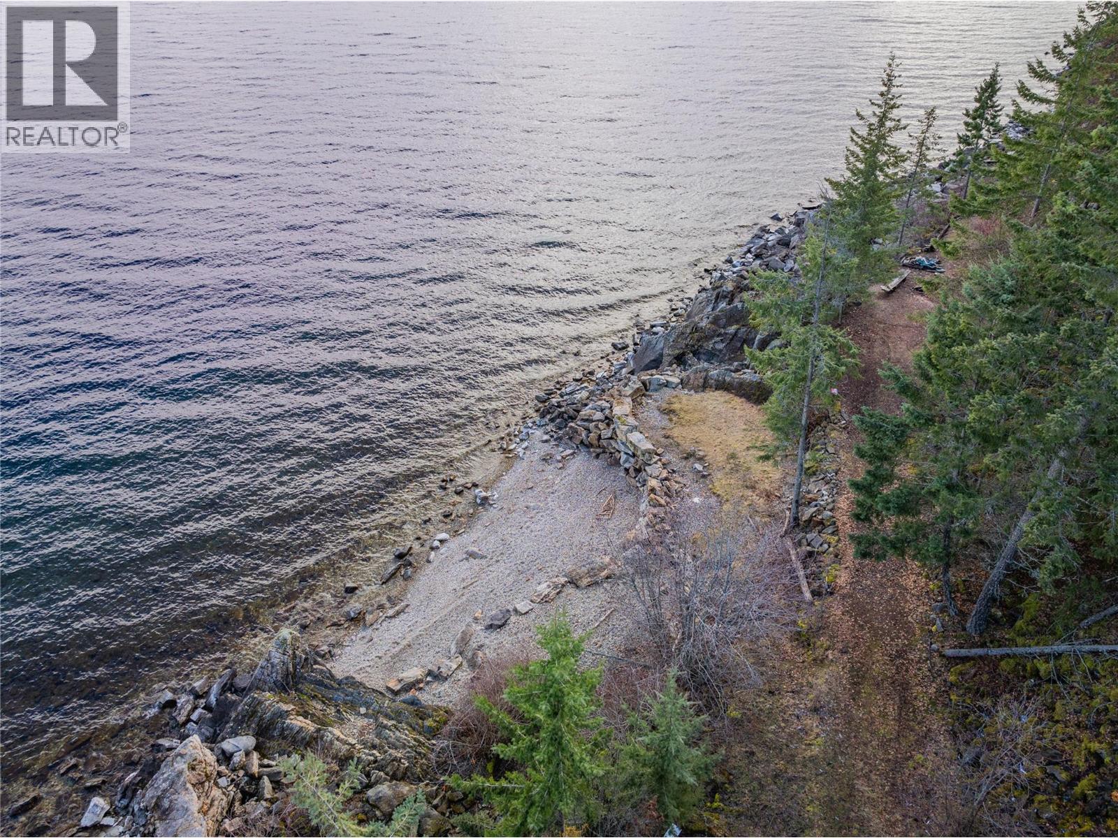 397 Park Avenue, Procter, British Columbia  V1L 0B6 - Photo 2 - 10371760