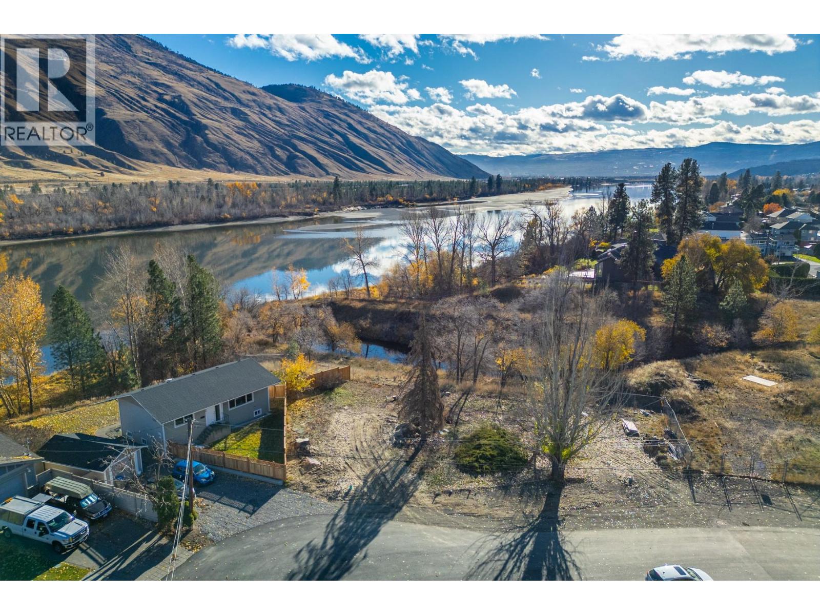 607 Porterfield Road, Kamloops, British Columbia  V2B 6M5 - Photo 3 - 10372015