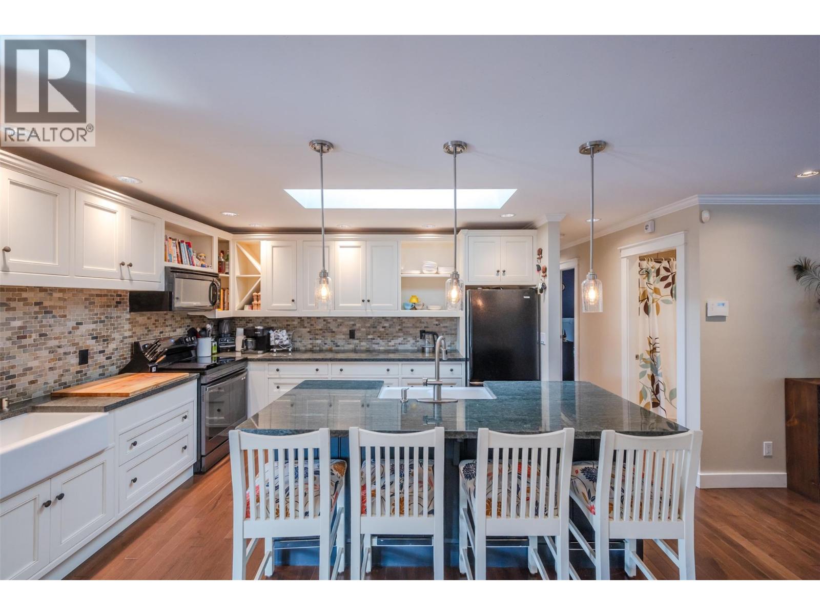 5545 Sawmill Road, Oliver, British Columbia  V0H 1T9 - Photo 3 - 10372056