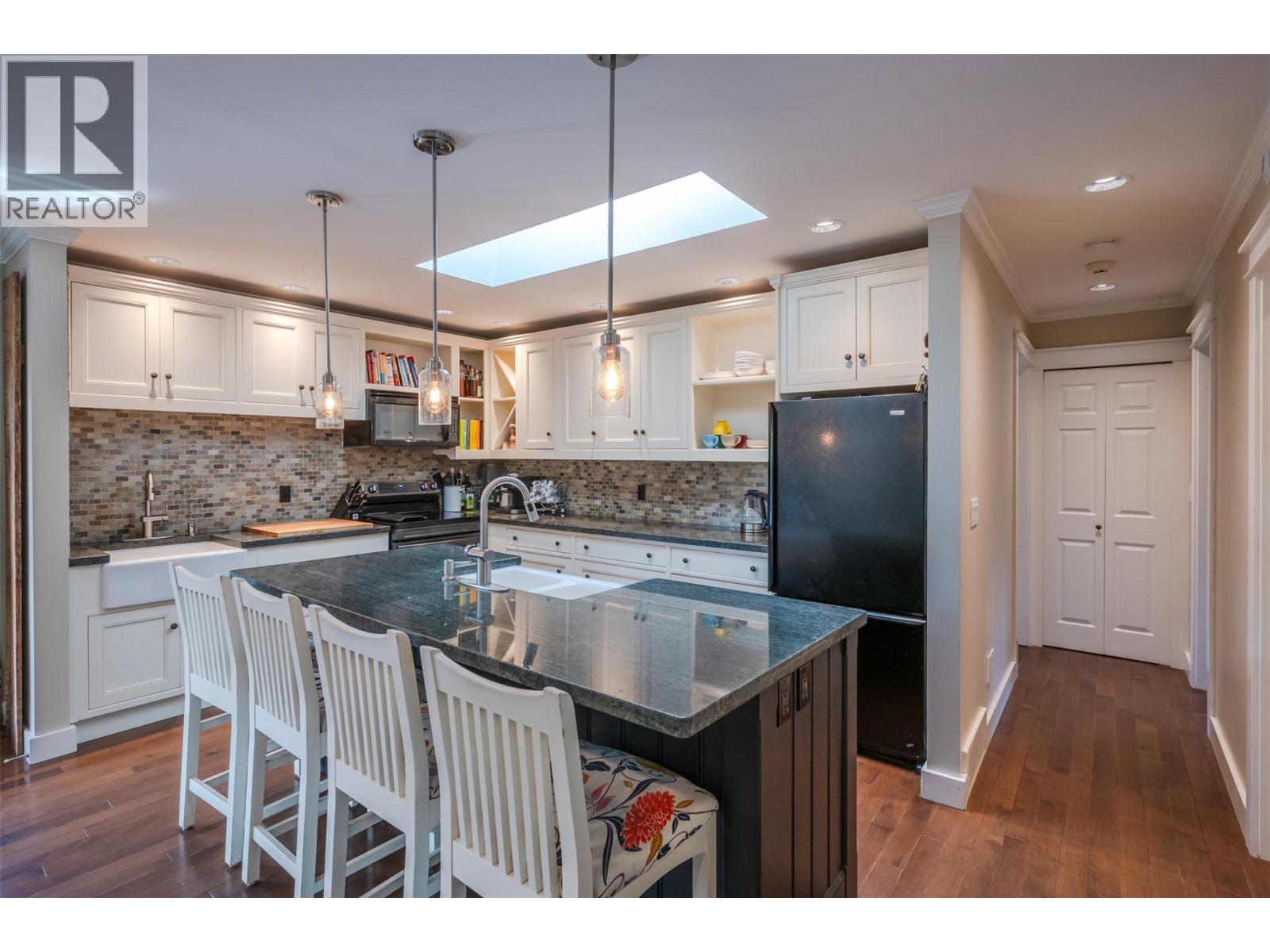 5545 Sawmill Road, Oliver, British Columbia  V0H 1T9 - Photo 5 - 10372056