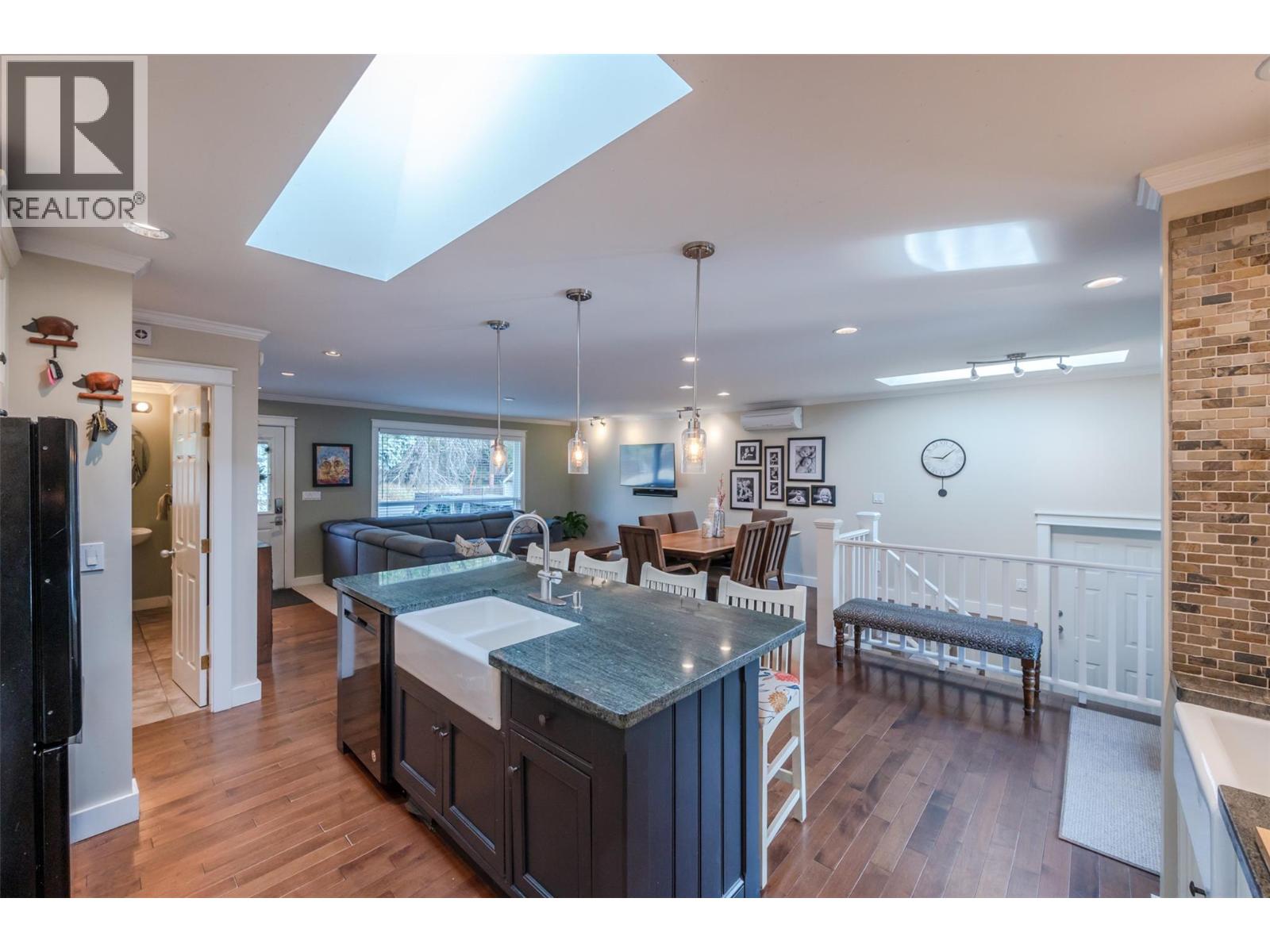 5545 Sawmill Road, Oliver, British Columbia  V0H 1T9 - Photo 7 - 10372056