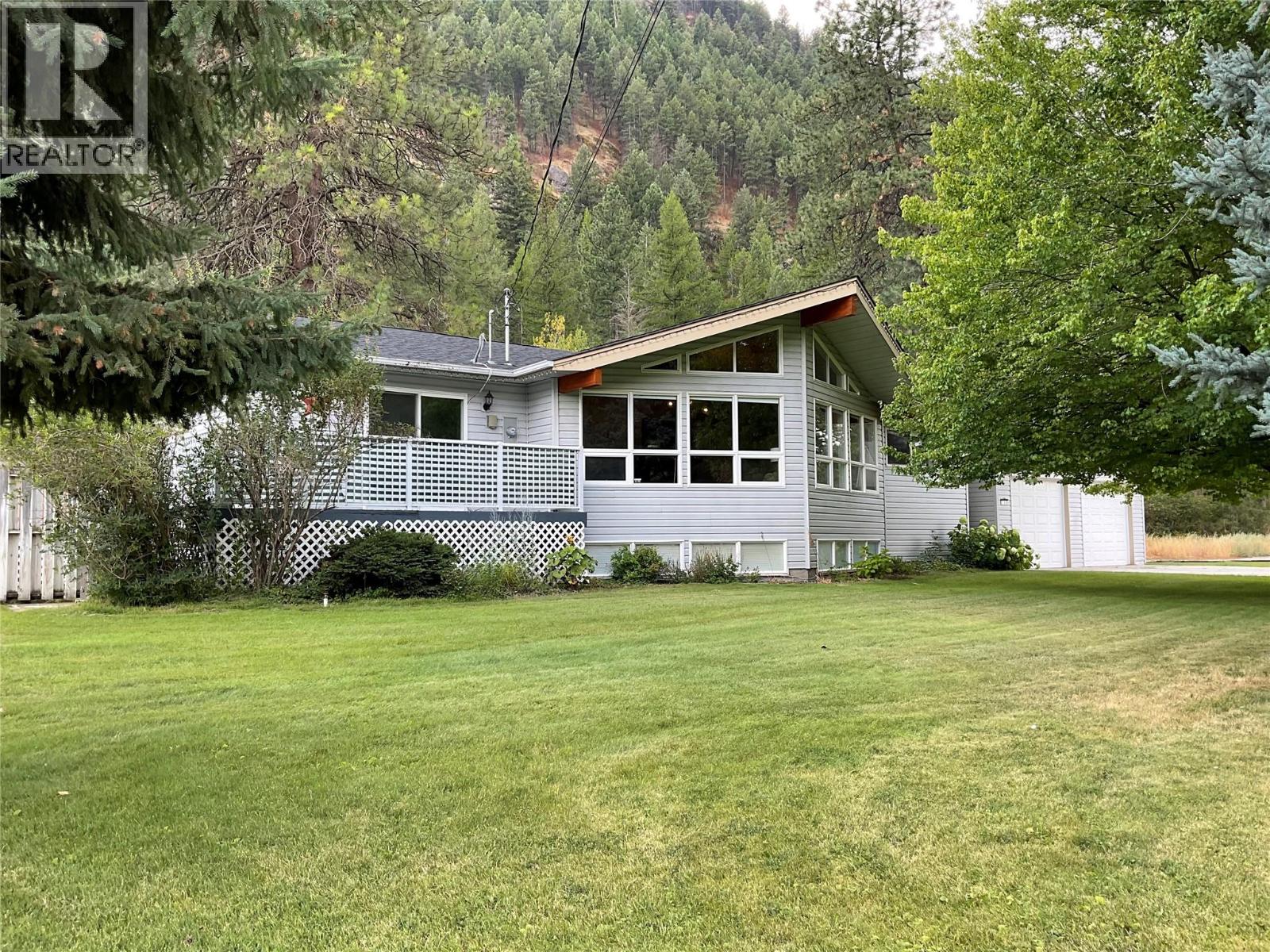 706 Central Avenue, midway, British Columbia