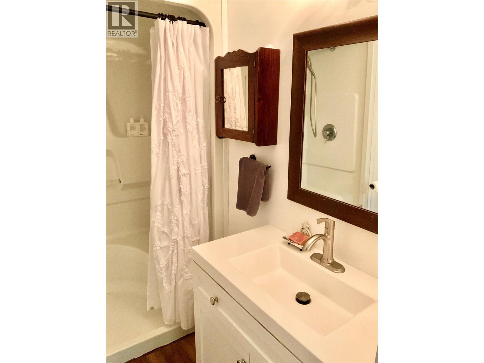 706 Central Avenue, Midway, British Columbia  V0H 1M0 - Photo 42 - 10372210