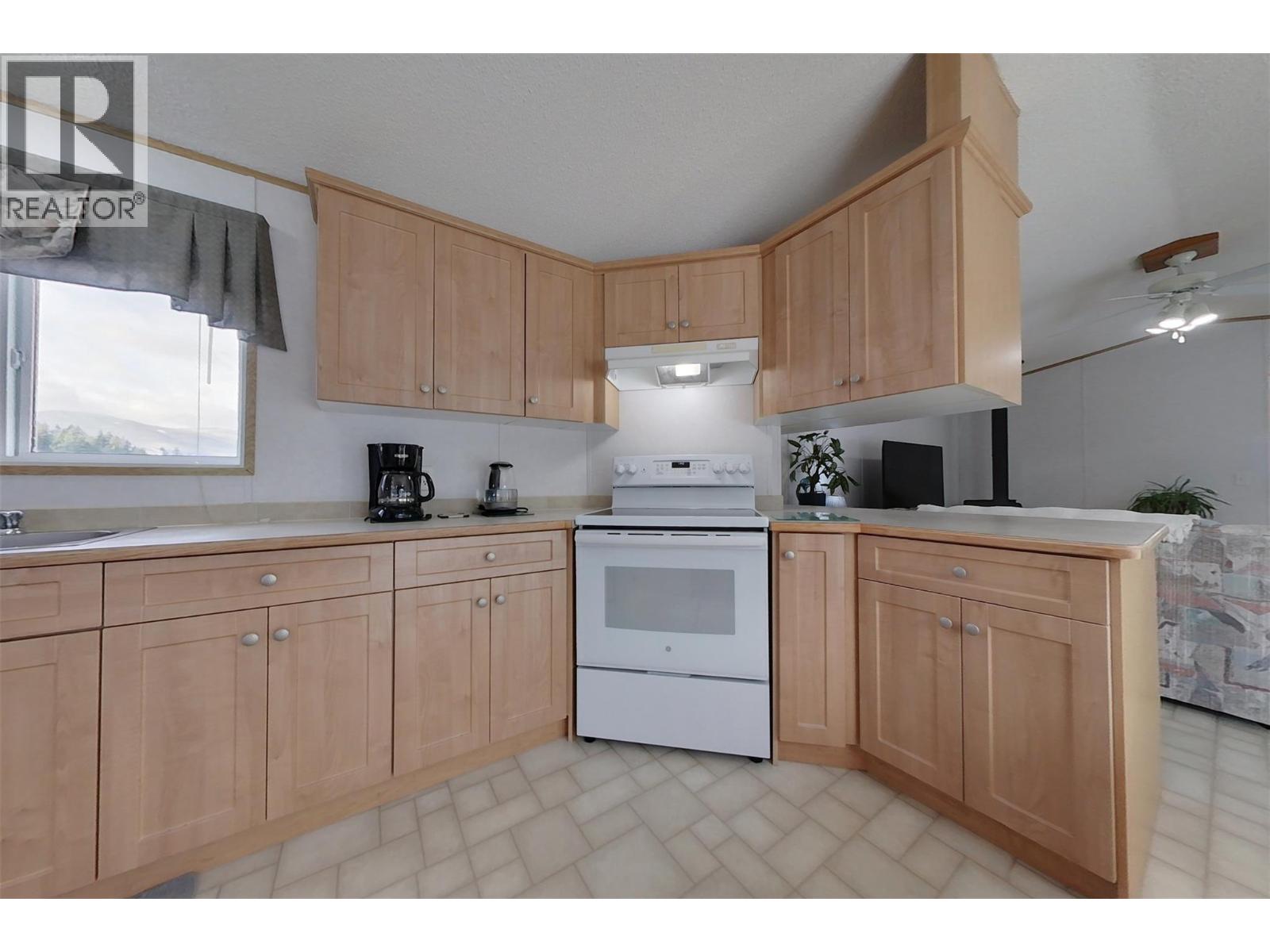 2404 28th Street, Lister, British Columbia  V0B 1G2 - Photo 5 - 10372181