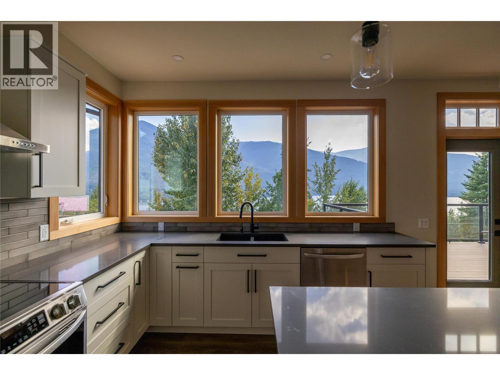 145 Lakeview Drive, Nelson, British Columbia  V1L 6W6 - Photo 20 - 10372109