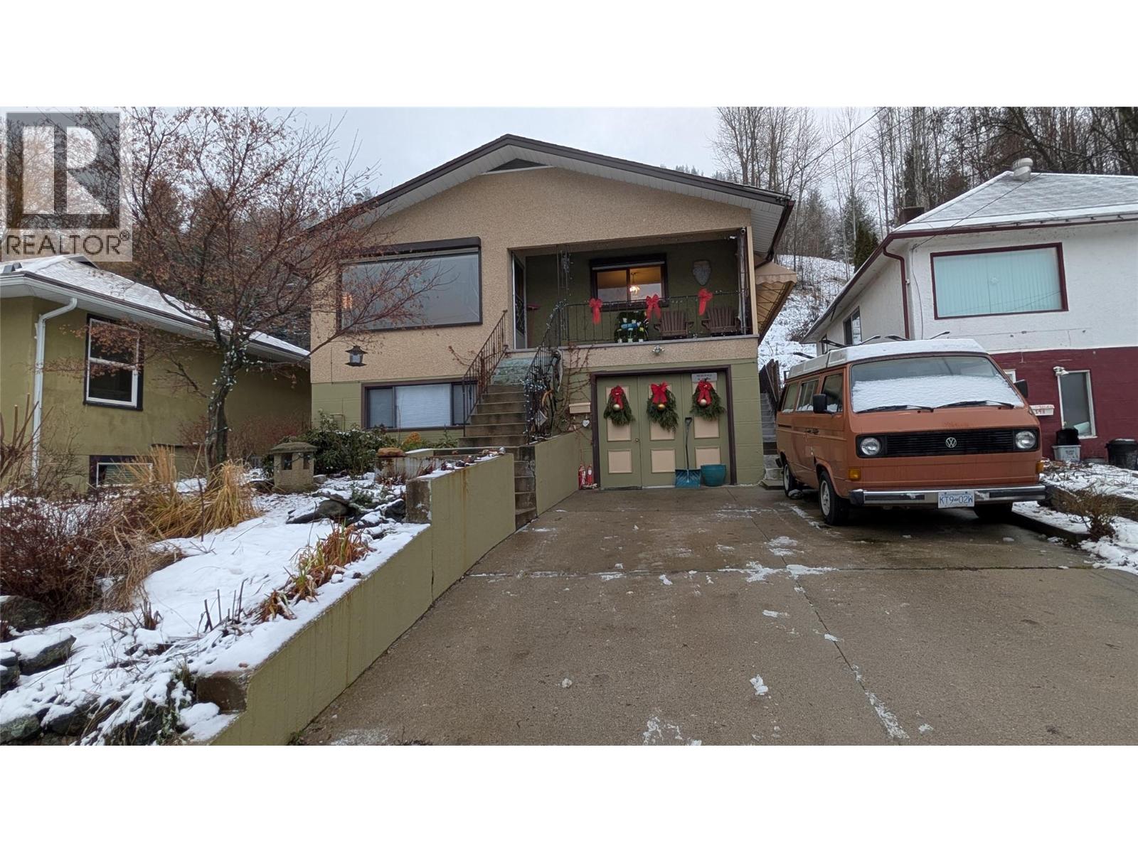 146 Colley Street, Warfield, British Columbia  V1R 2M2 - Photo 2 - 10372236