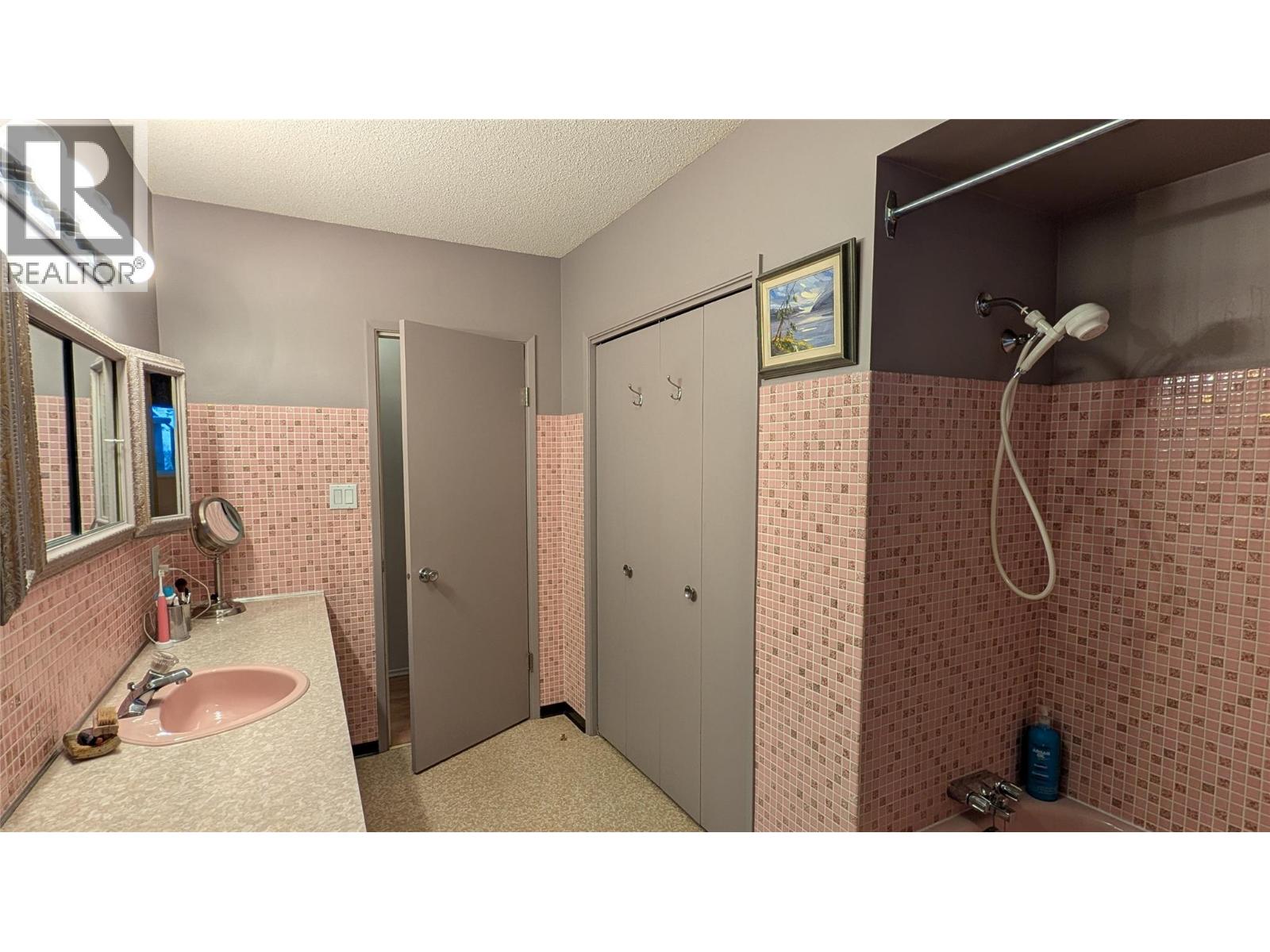 146 Colley Street, Warfield, British Columbia  V1R 2M2 - Photo 32 - 10372236