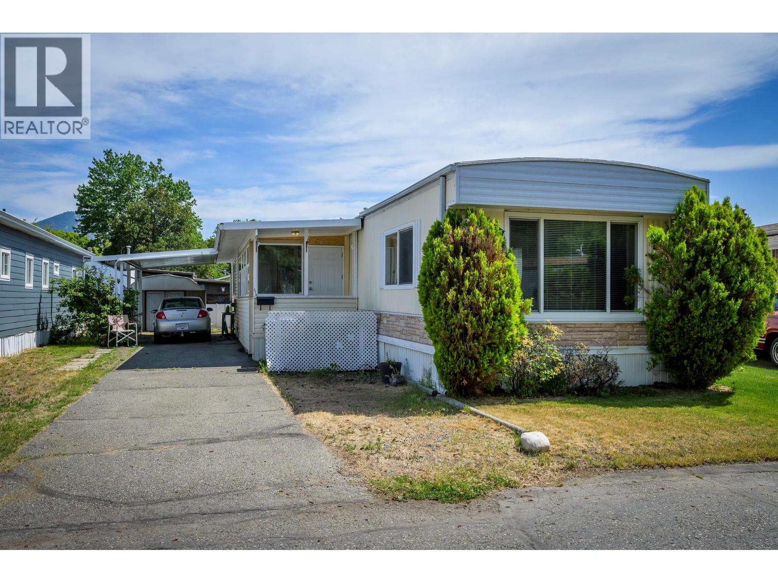 2400 Oakdale Way Unit# 216, Kamloops, British Columbia  V2B 6W7 - Photo 1 - 10372280