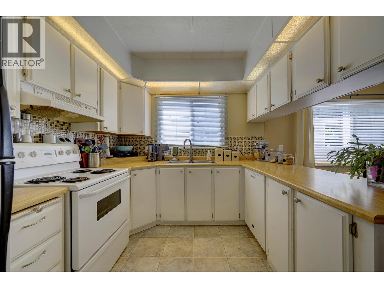 2400 Oakdale Way Unit# 216, Kamloops, British Columbia  V2B 6W7 - Photo 8 - 10372280