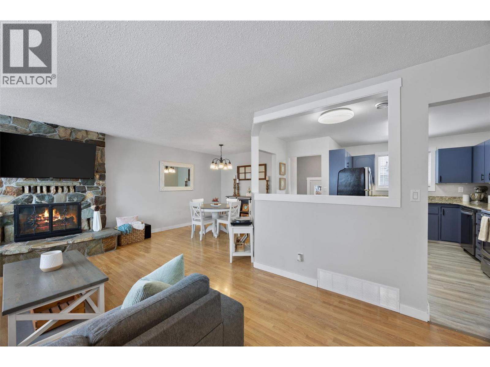 1139 Chateau Street, Kamloops, British Columbia  V2B 5R3 - Photo 3 - 10371973