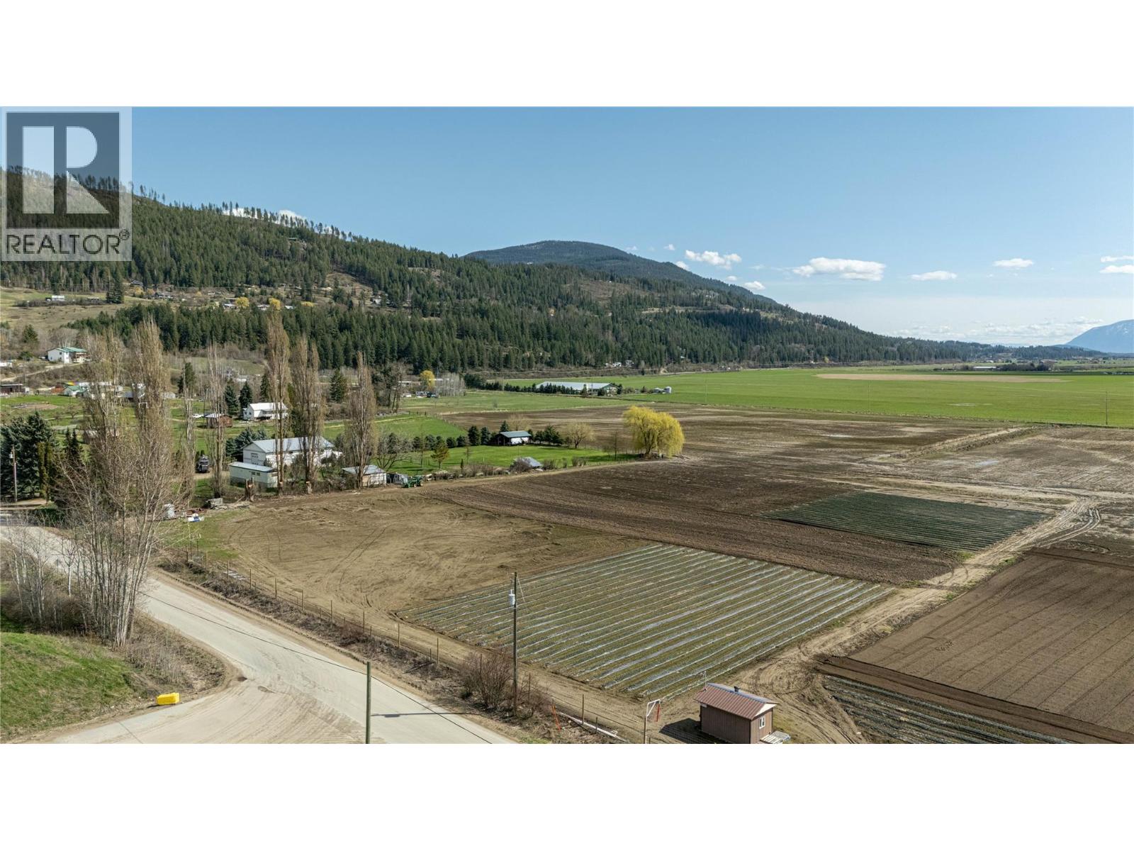 993 Duck Lake Road, wynndel, British Columbia