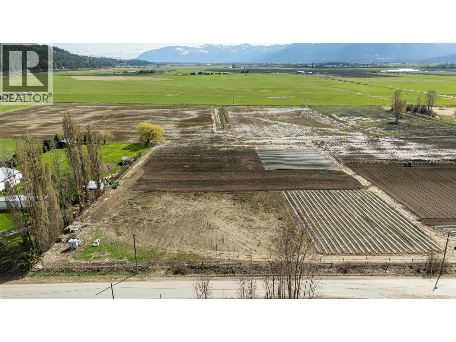 993 Duck Lake Road, Wynndel, British Columbia  V0B 2N1 - Photo 2 - 10371917