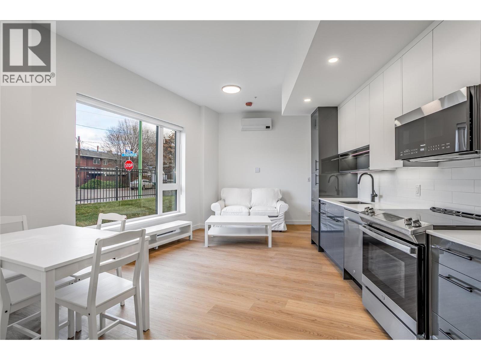 1381 Belaire Avenue, Kelowna, British Columbia  V1Y 3Z3 - Photo 6 - 10372225