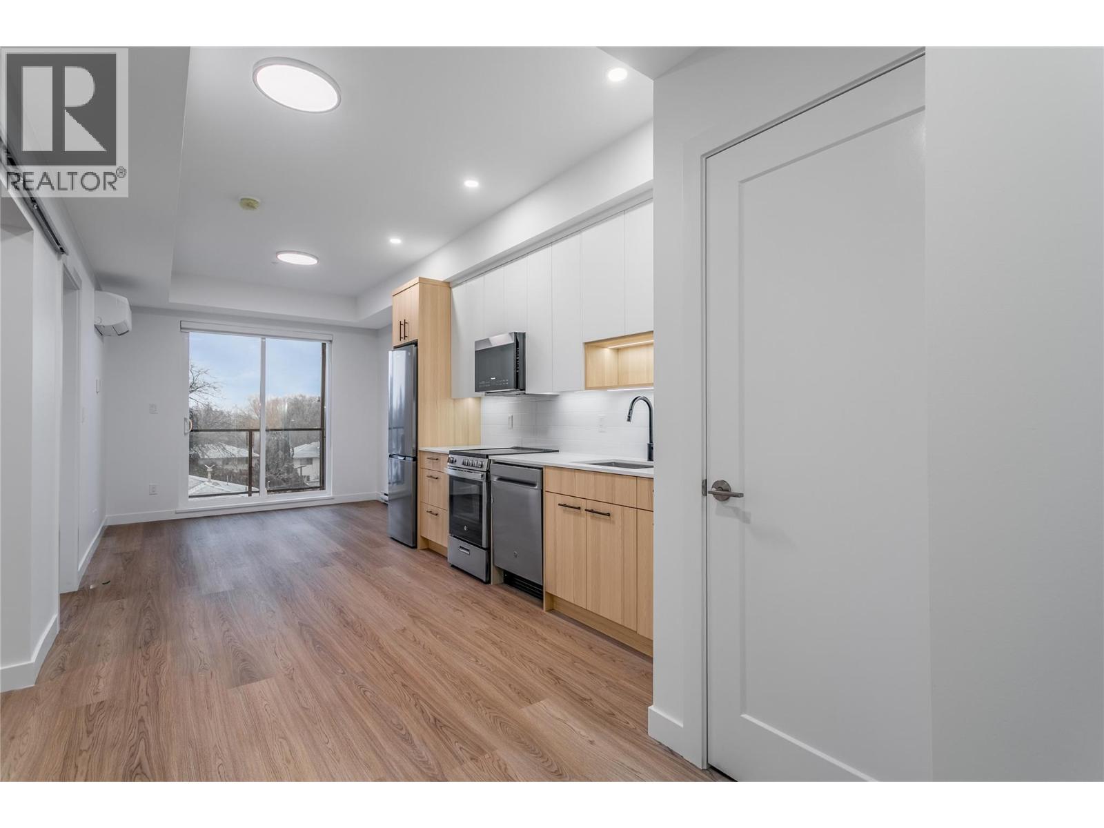 1380 Pridham Avenue Unit# 305, Kelowna, British Columbia  V1Y 6B9 - Photo 2 - 10372184