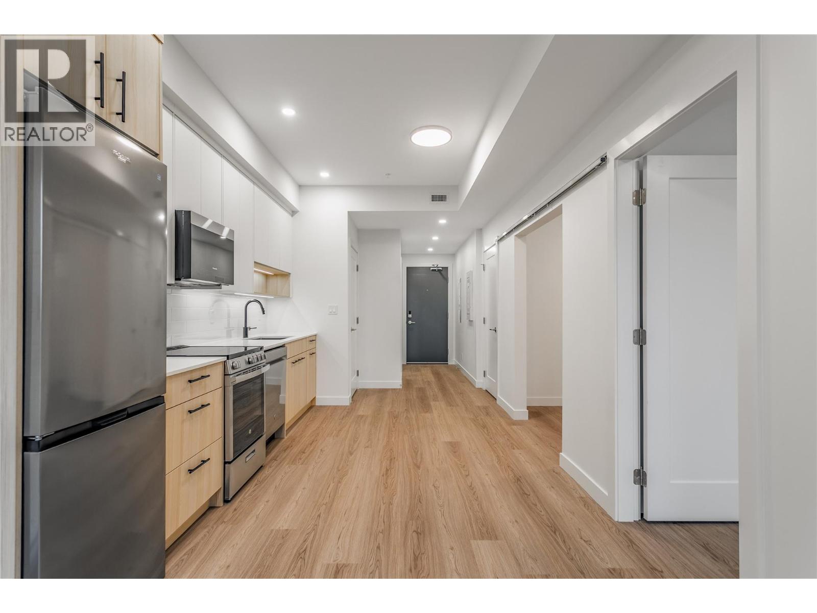 1380 Pridham Avenue Unit# 305, Kelowna, British Columbia  V1Y 6B9 - Photo 4 - 10372184