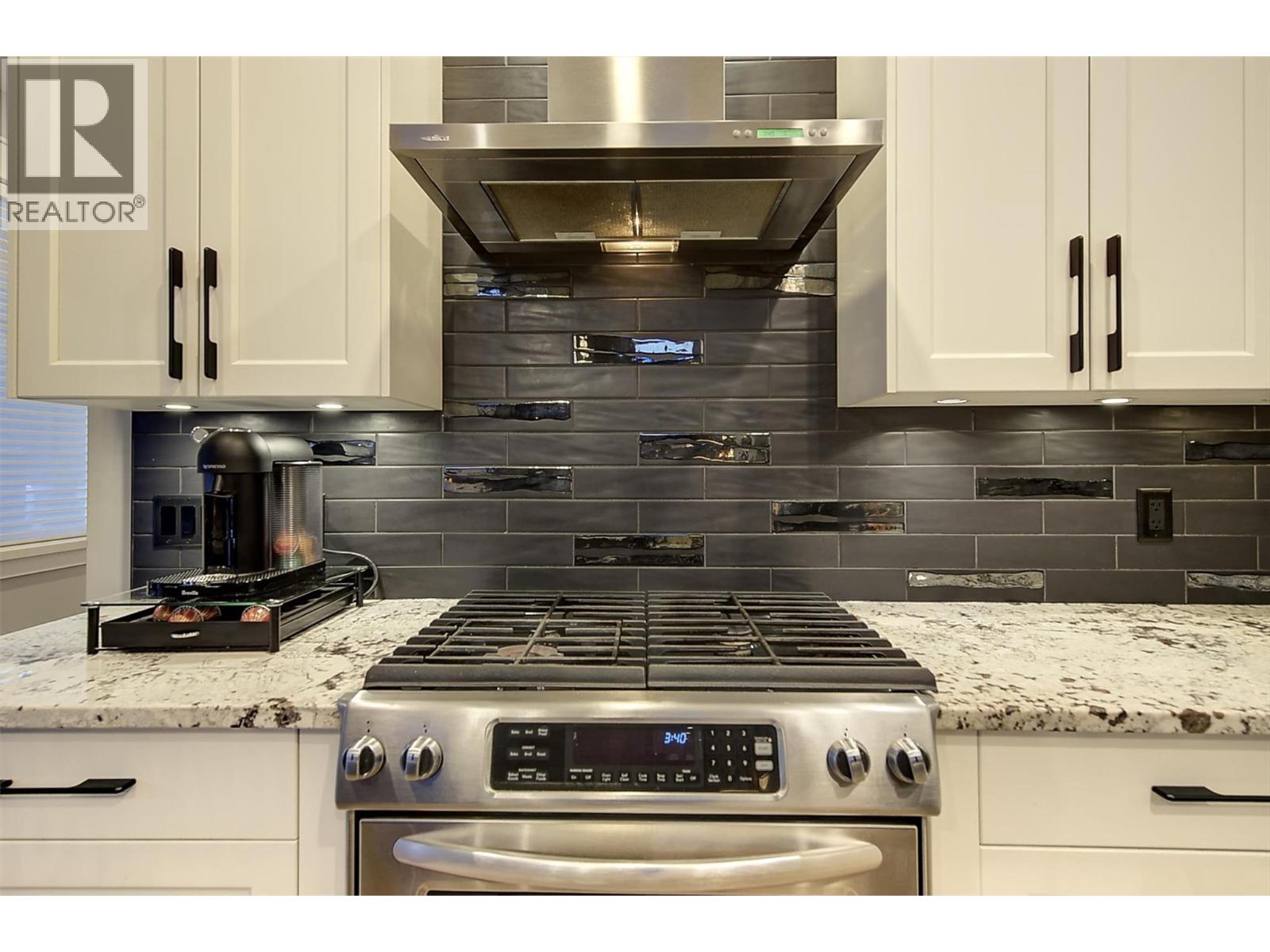 5499 Mountainside Drive, Kelowna, British Columbia  V1W 5G4 - Photo 32 - 10372243