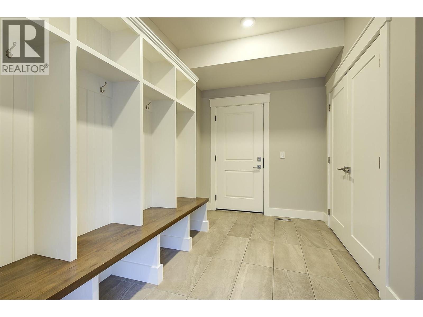 5499 Mountainside Drive, Kelowna, British Columbia  V1W 5G4 - Photo 41 - 10372243
