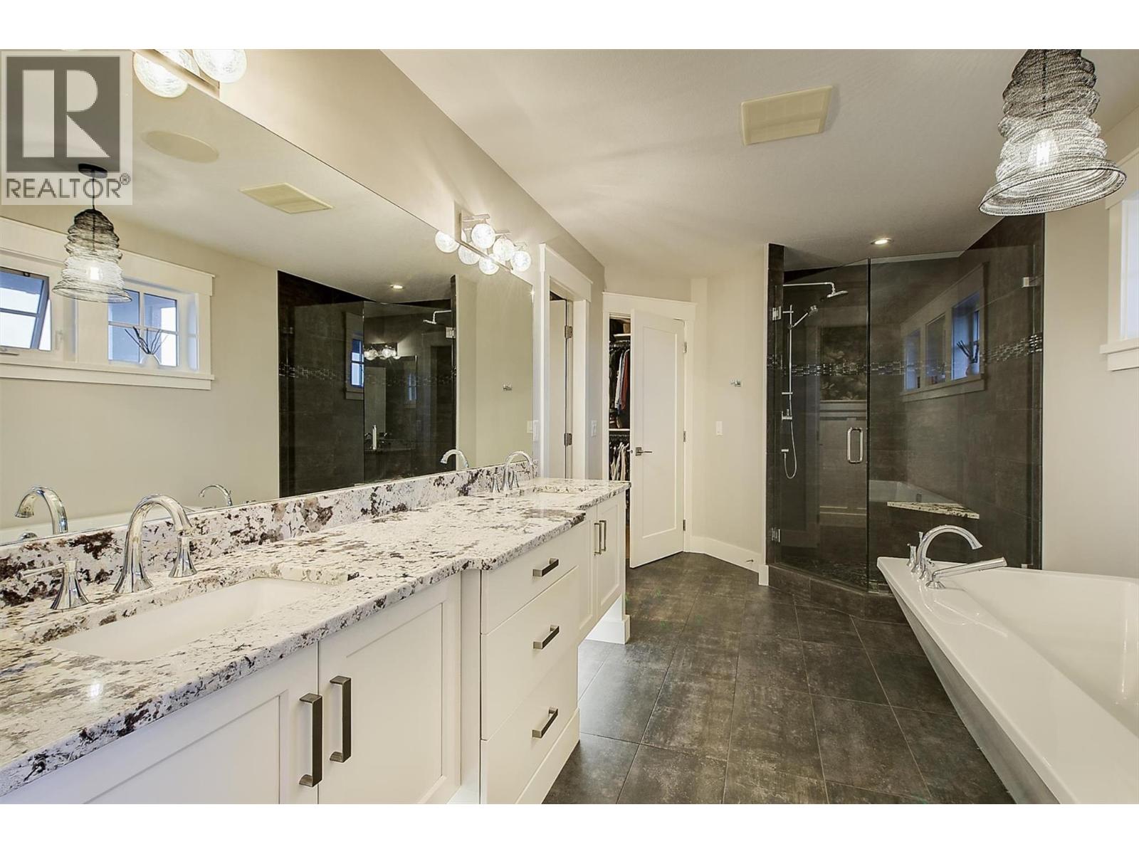 5499 Mountainside Drive, Kelowna, British Columbia  V1W 5G4 - Photo 51 - 10372243