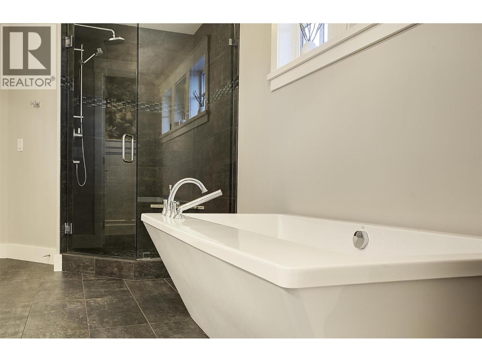 5499 Mountainside Drive, Kelowna, British Columbia  V1W 5G4 - Photo 53 - 10372243