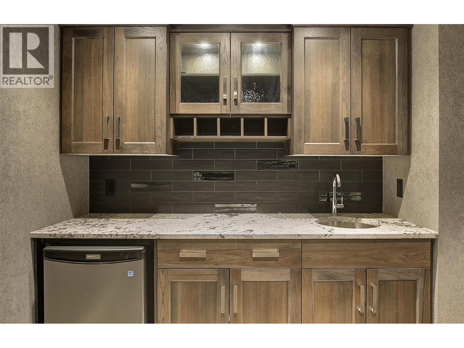 5499 Mountainside Drive, Kelowna, British Columbia  V1W 5G4 - Photo 73 - 10372243