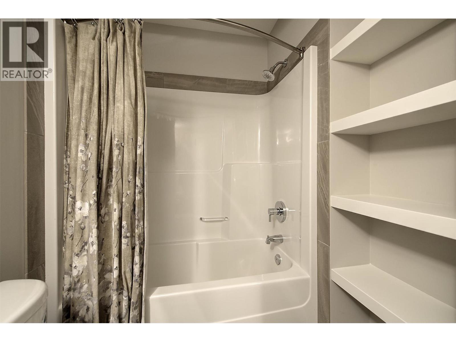 5499 Mountainside Drive, Kelowna, British Columbia  V1W 5G4 - Photo 80 - 10372243