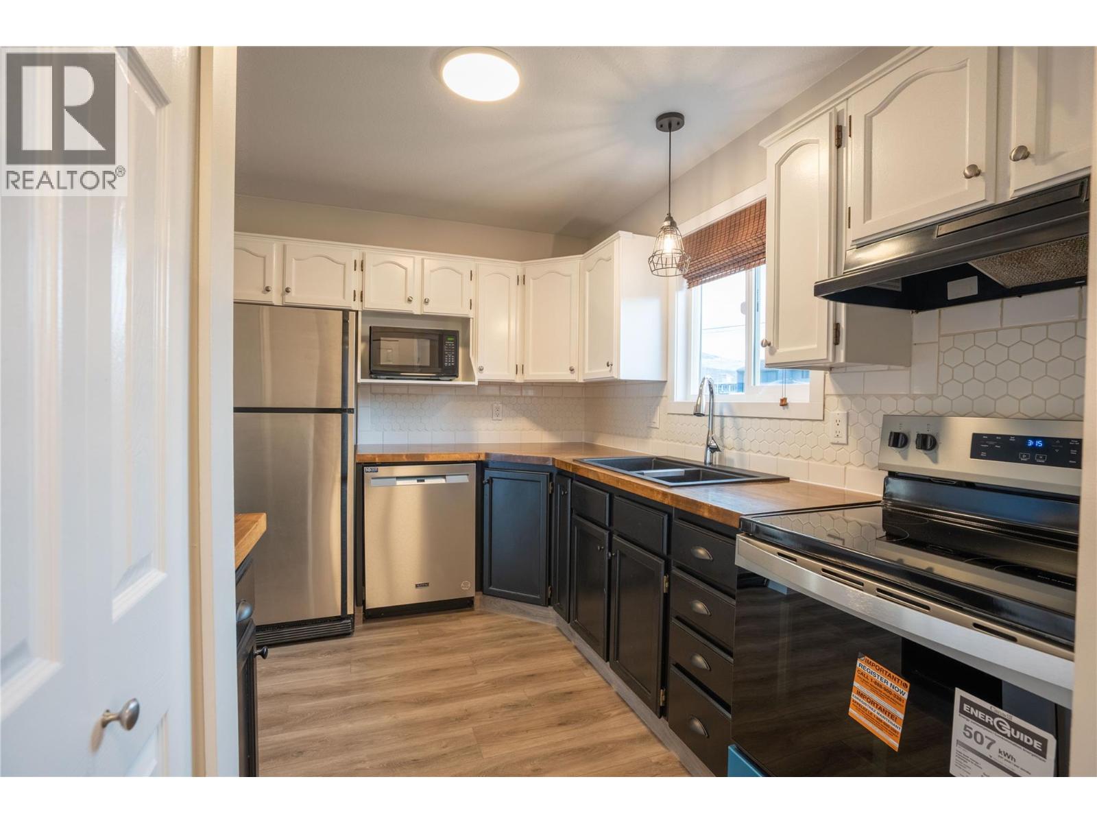 970 Oakville Street Unit# 111, Penticton, British Columbia  V2A 8J6 - Photo 2 - 10372050