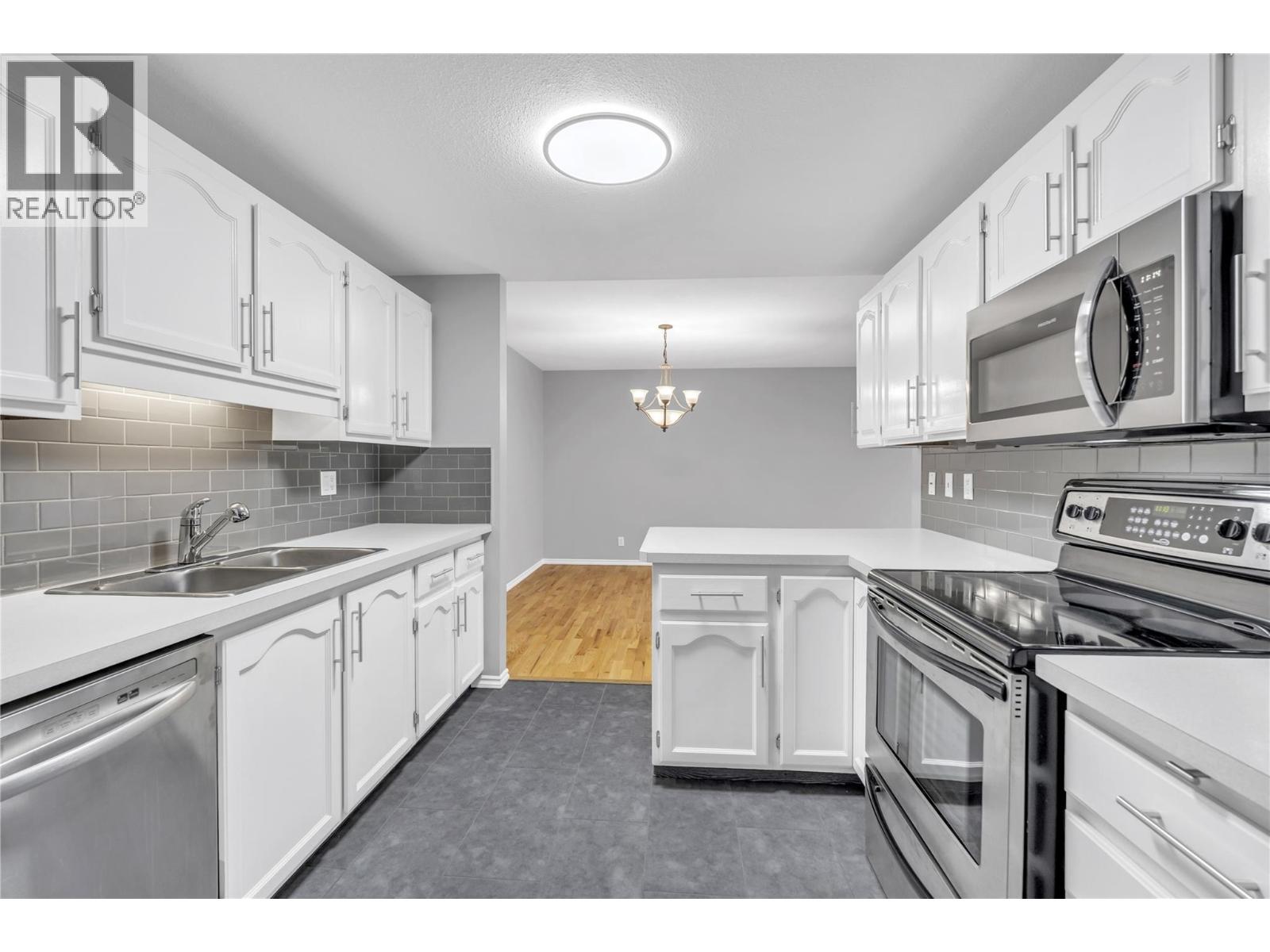 272 Green Avenue W Unit# 208, Penticton, British Columbia  V2A 3T2 - Photo 6 - 10372209