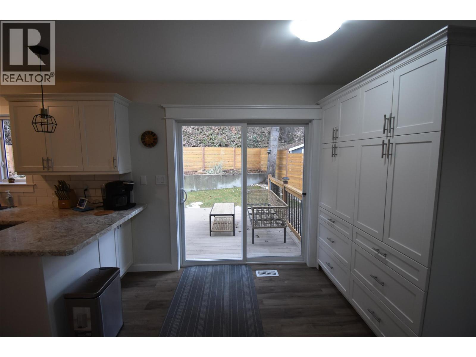 2201 Mcbride Street, Trail, British Columbia  V1R 3A6 - Photo 10 - 10372246